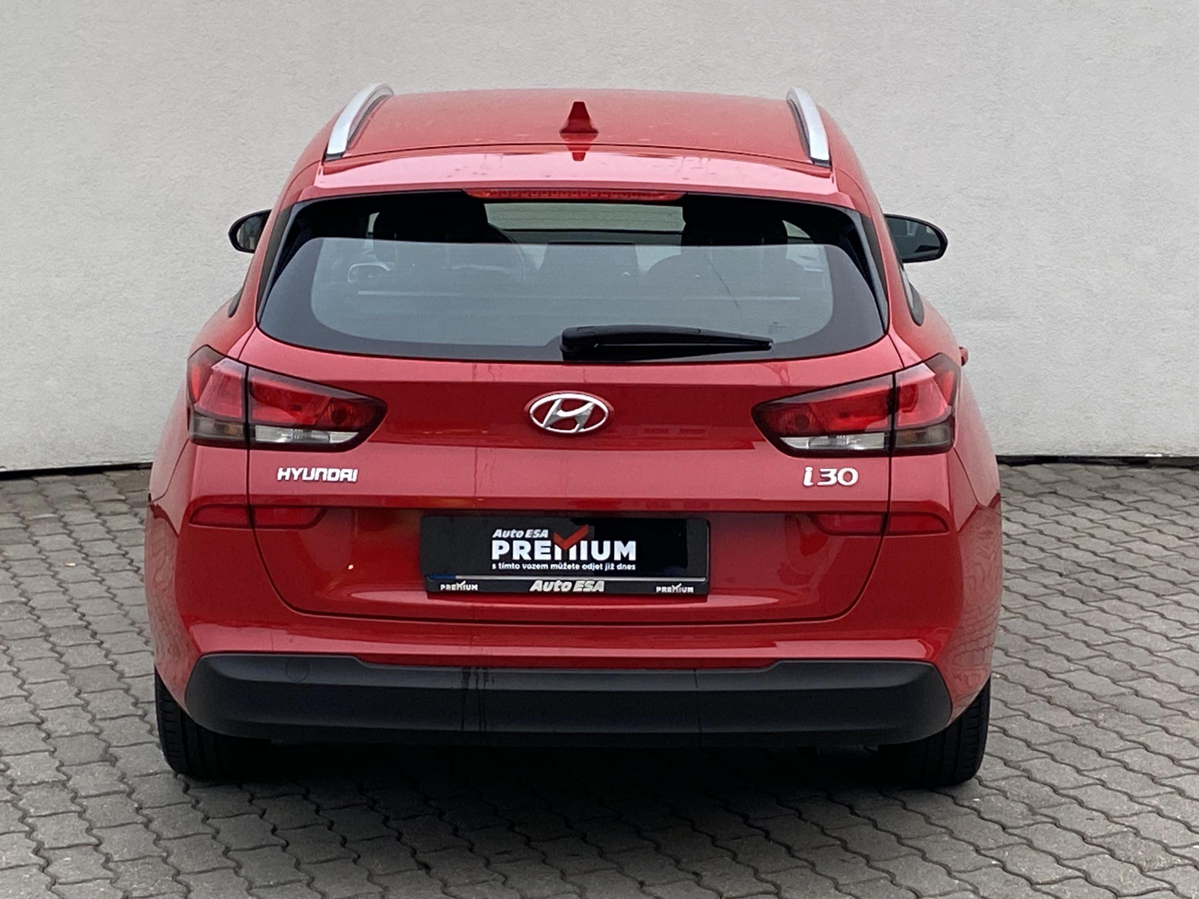 Hyundai i30, 2020 - pohled č. 5