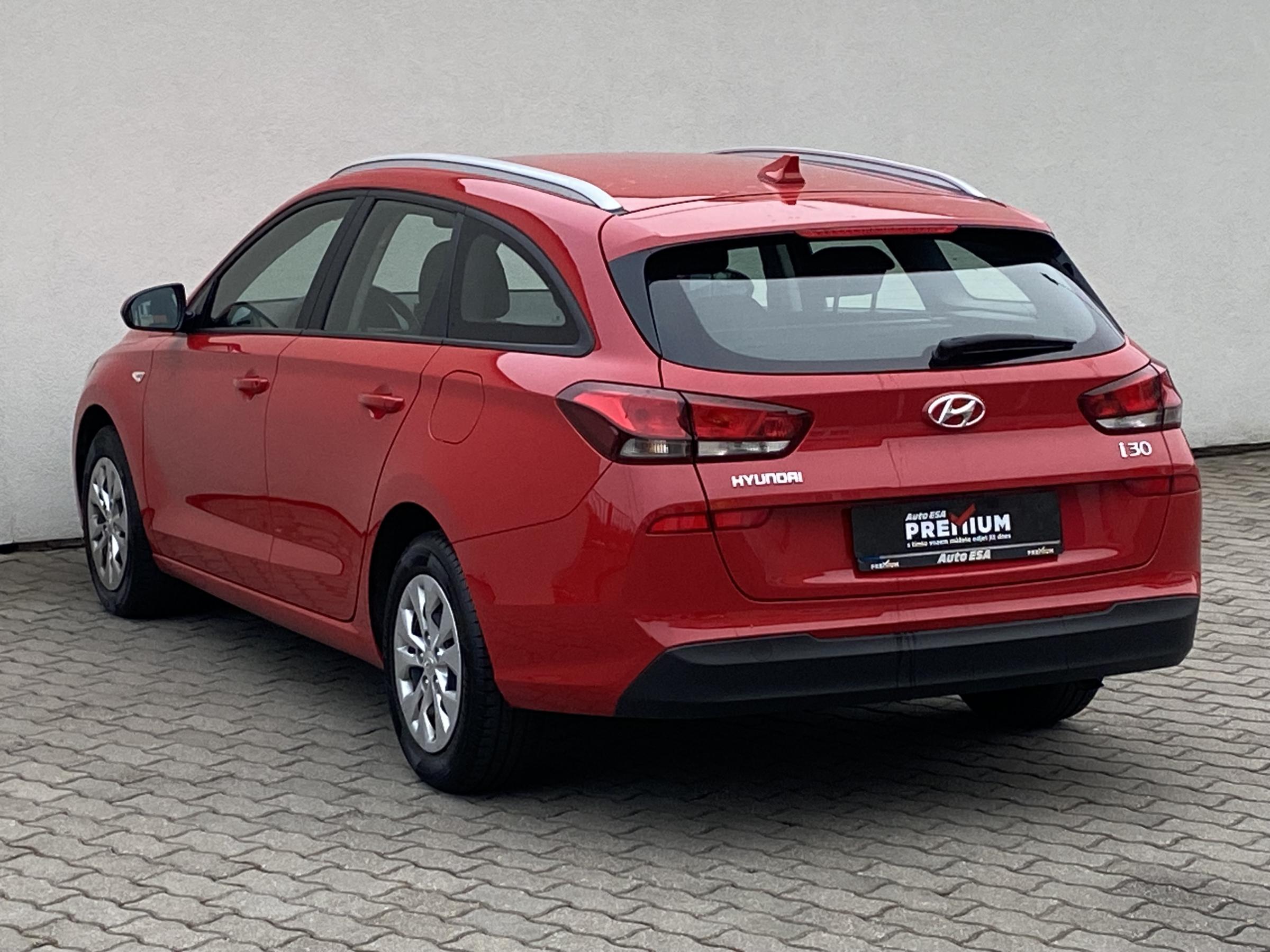 Hyundai i30, 2020 - pohled č. 6