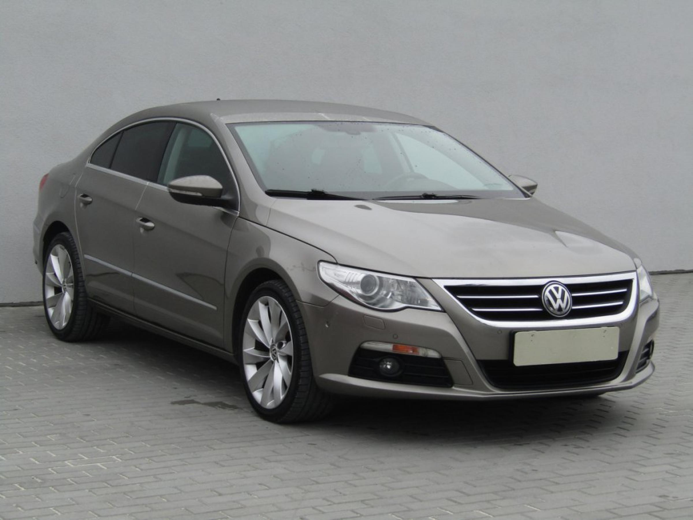 Volkswagen Passat CC, 2011 - celkový pohled