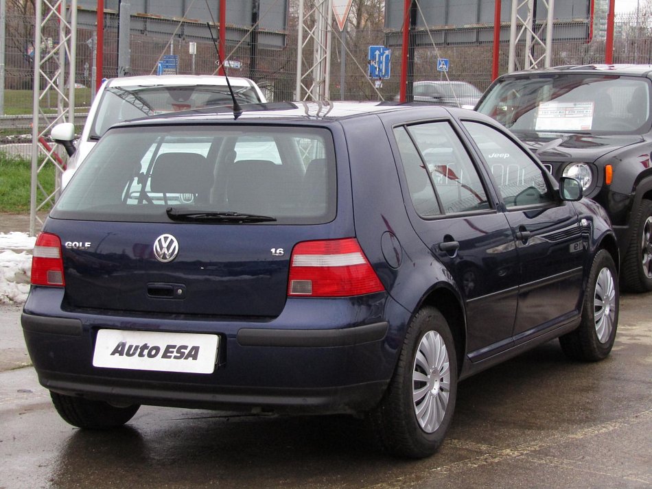 Volkswagen Golf 1.6 i 