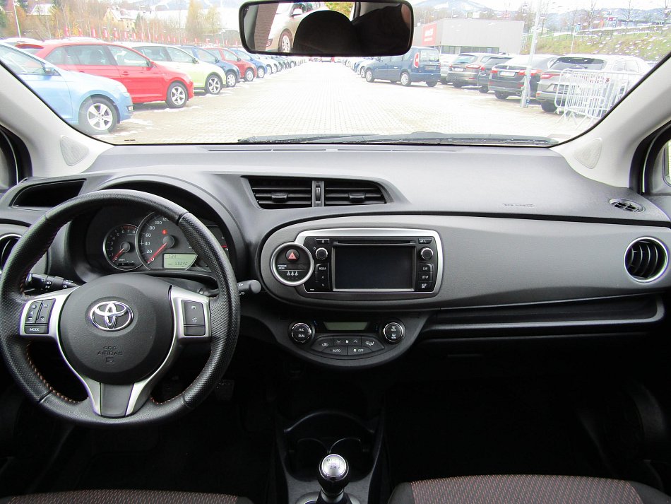 Toyota Yaris 1.3i 