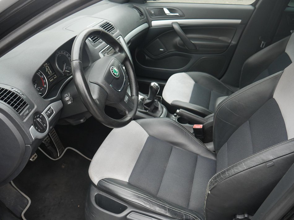 Škoda Octavia II 2.0 TDi RS