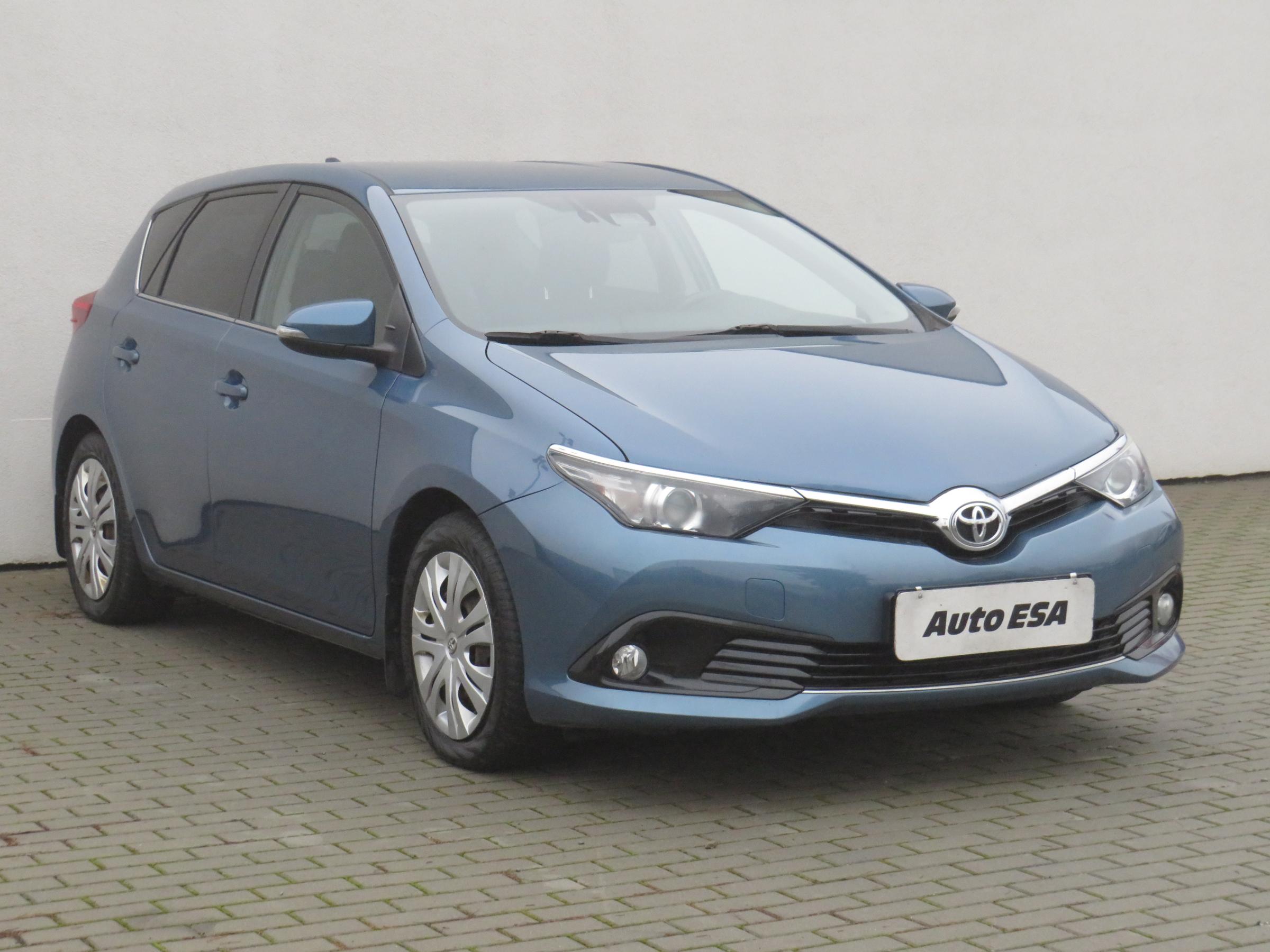 Toyota Auris, 2015