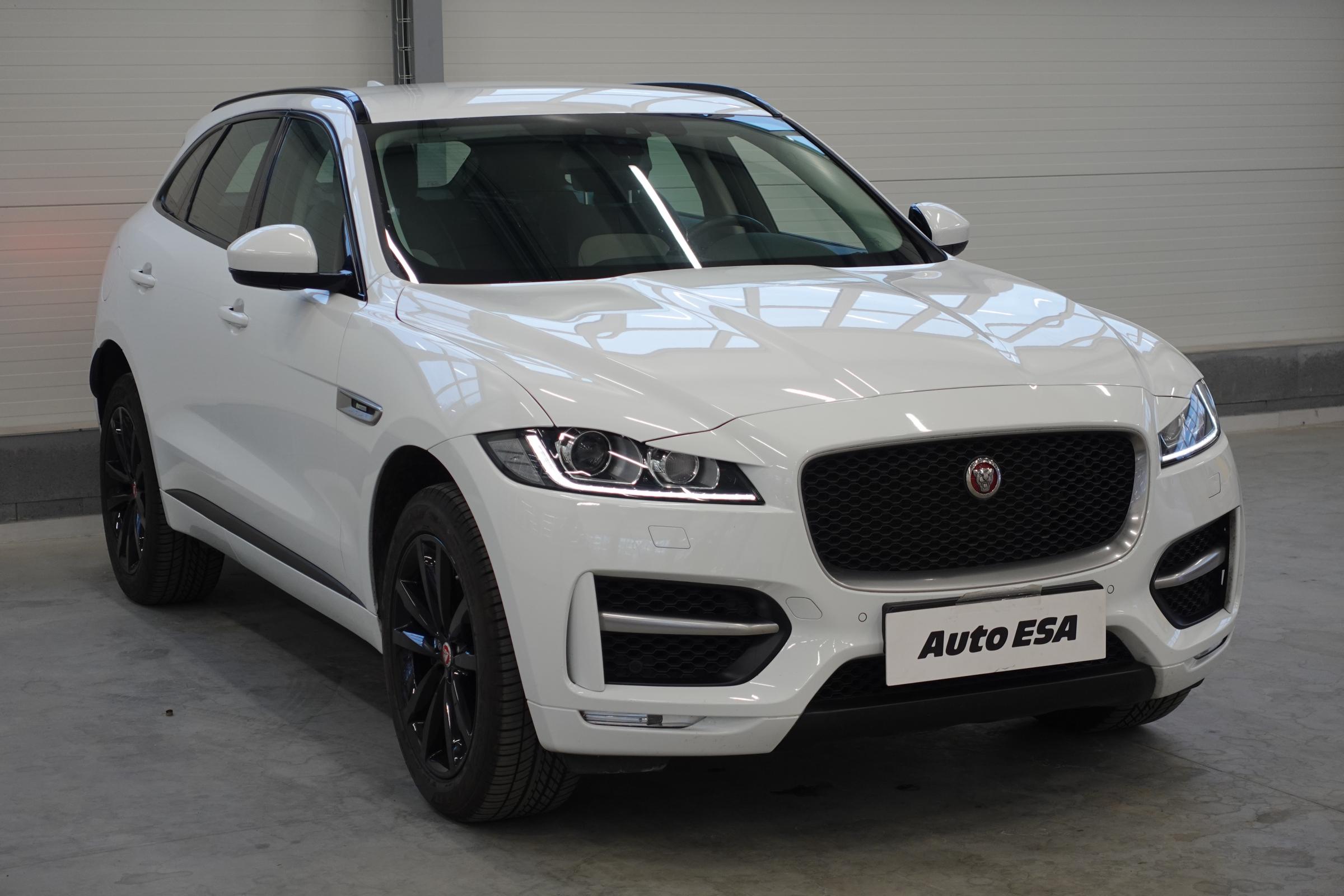 Jaguar F-Pace, 2016