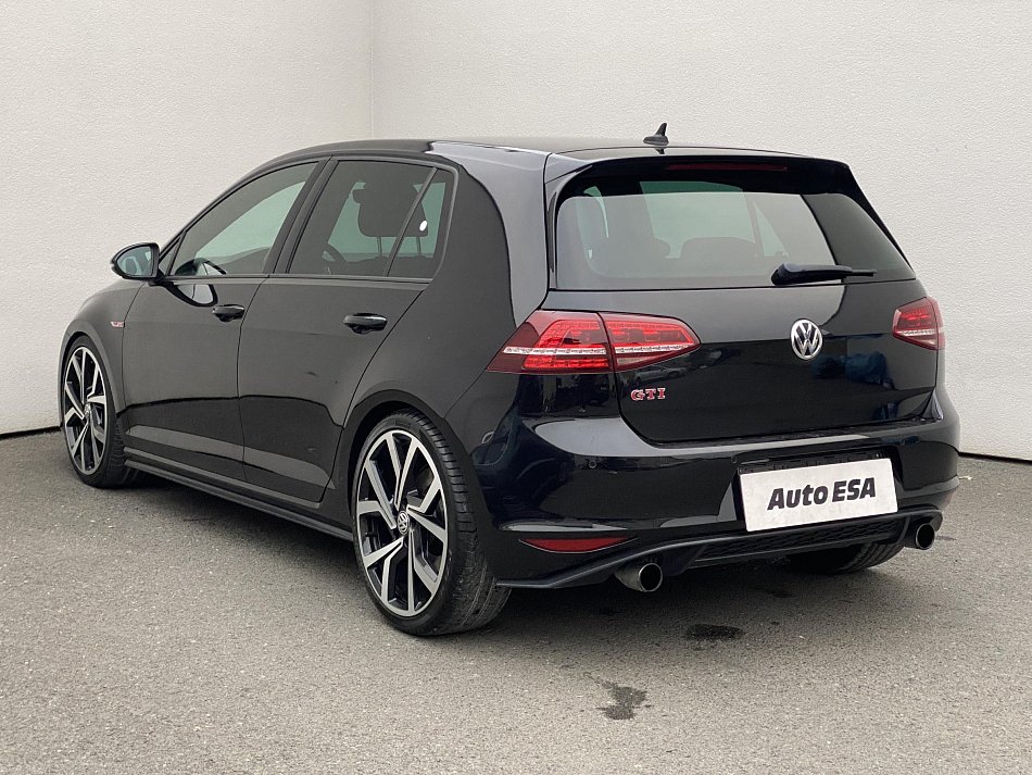 Volkswagen Golf 2.0 TSi GTi