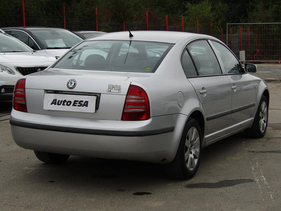 Škoda Superb 1.8T Comfort