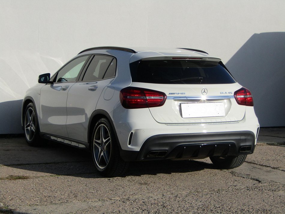 Mercedes-Benz GLA 2.0 