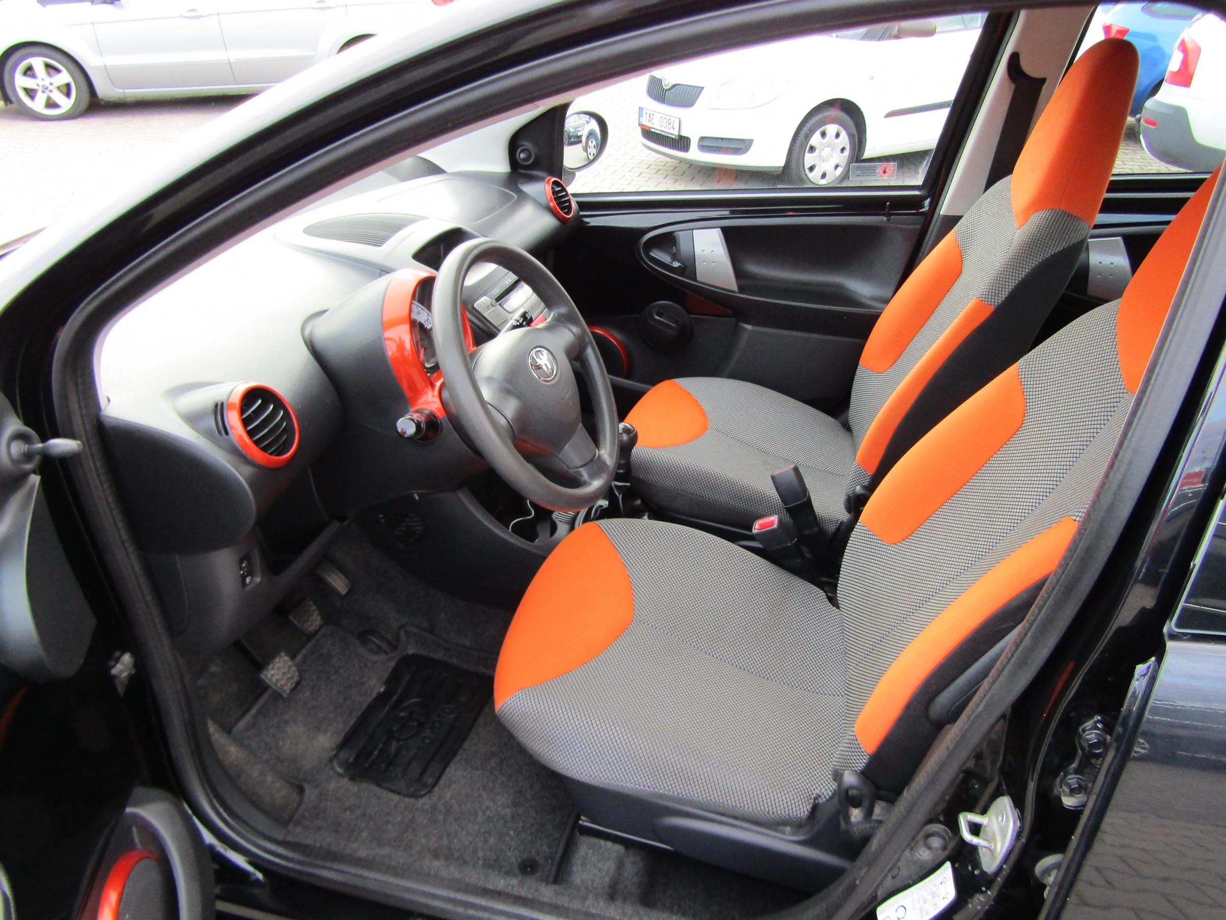 Toyota Aygo, 2012 - pohled č. 12