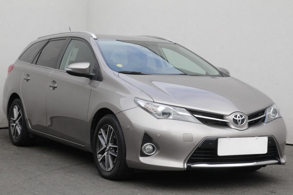 Toyota Auris, 2013