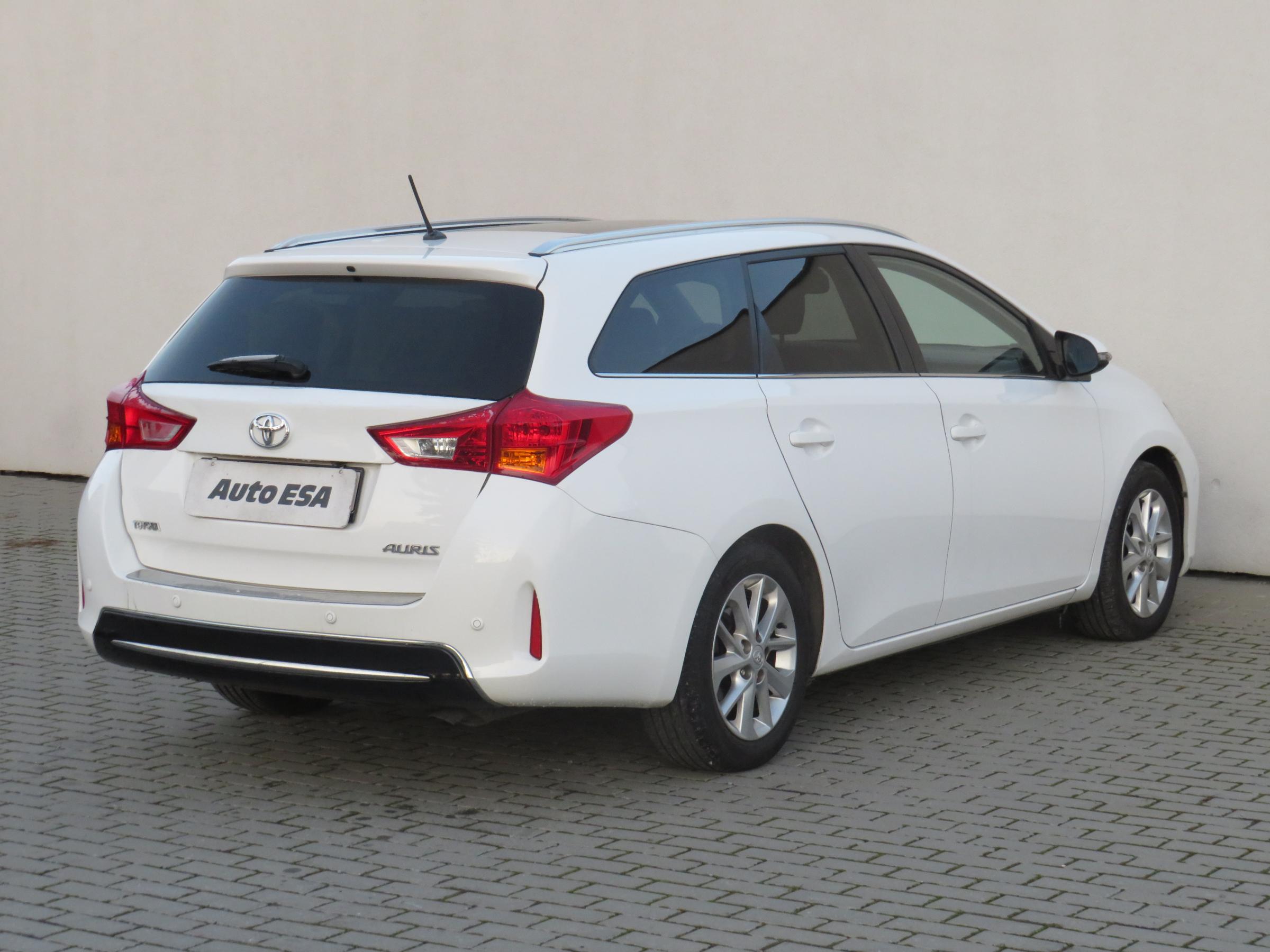 Toyota Auris, 2013 - pohled č. 4