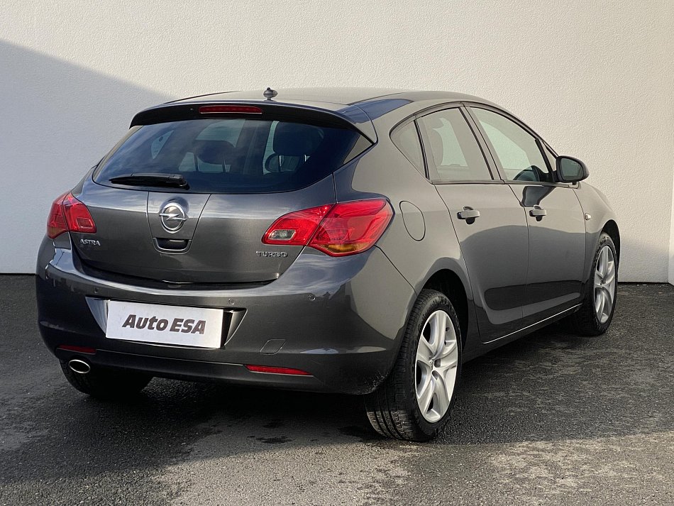 Opel Astra 1.4T Edition