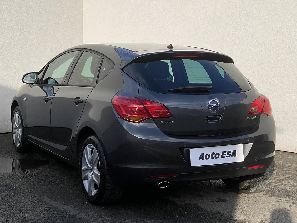 Opel Astra 1.4T Edition