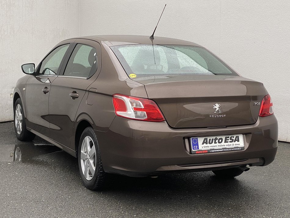 Peugeot 301 1.2VTi 