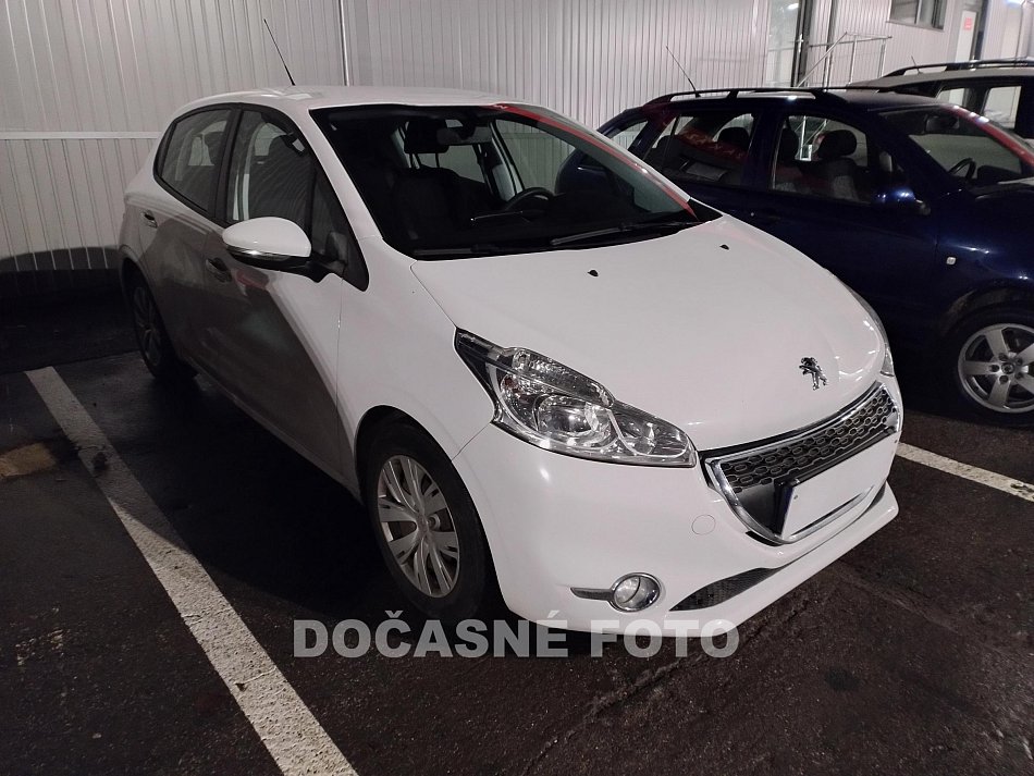 Peugeot 208 1.2i 