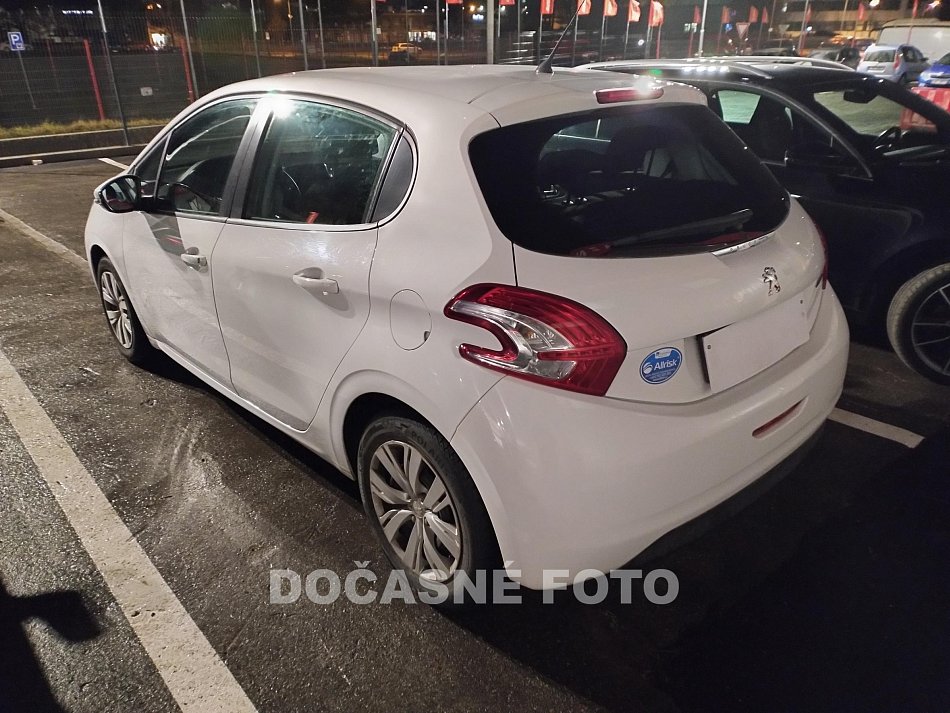 Peugeot 208 1.2i 