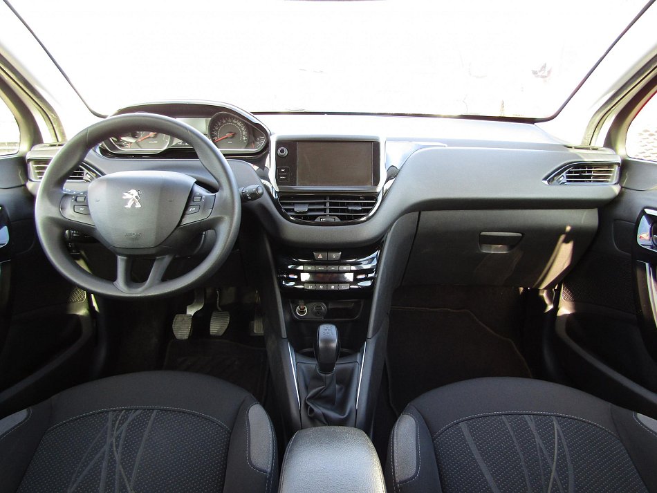 Peugeot 208 1.2i 