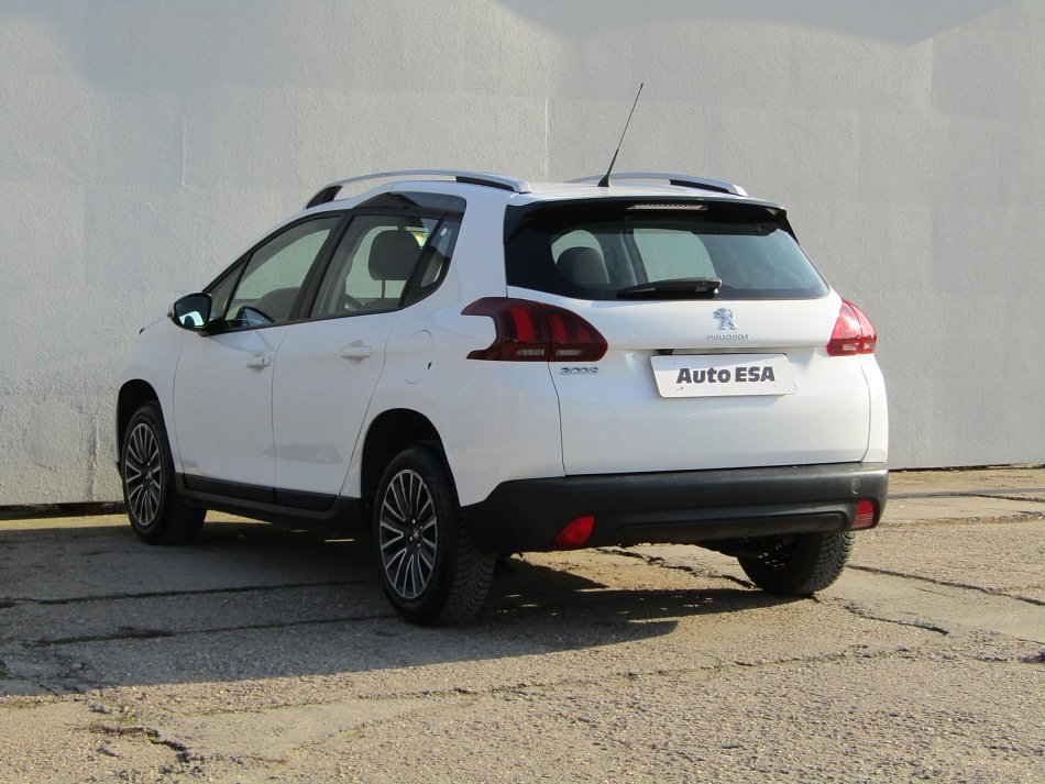 Peugeot 2008 1.2i 