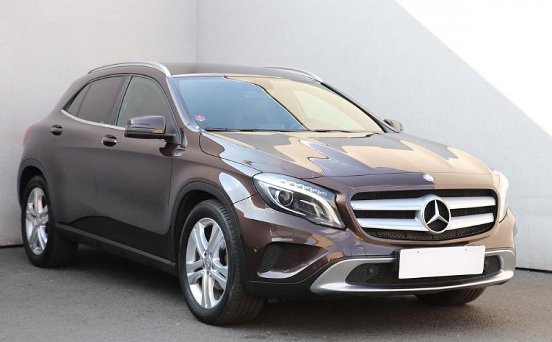 Mercedes-Benz GLA 1.6  200