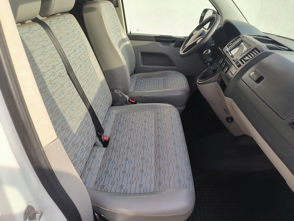 Volkswagen Transporter 2.0TDi  L2H1