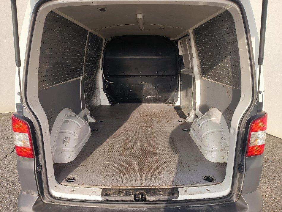 Volkswagen Transporter 2.0TDi  L2H1