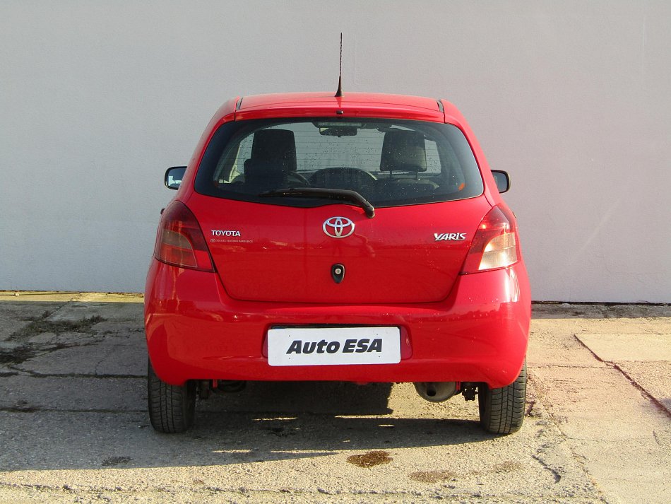 Toyota Yaris 1.0 VVTi Cool