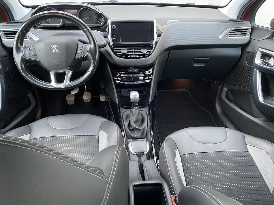 Peugeot 2008 1.2 PT Allure