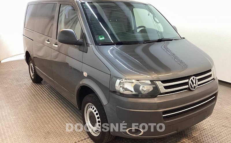 Volkswagen Transporter 2.0 TDi  8míst