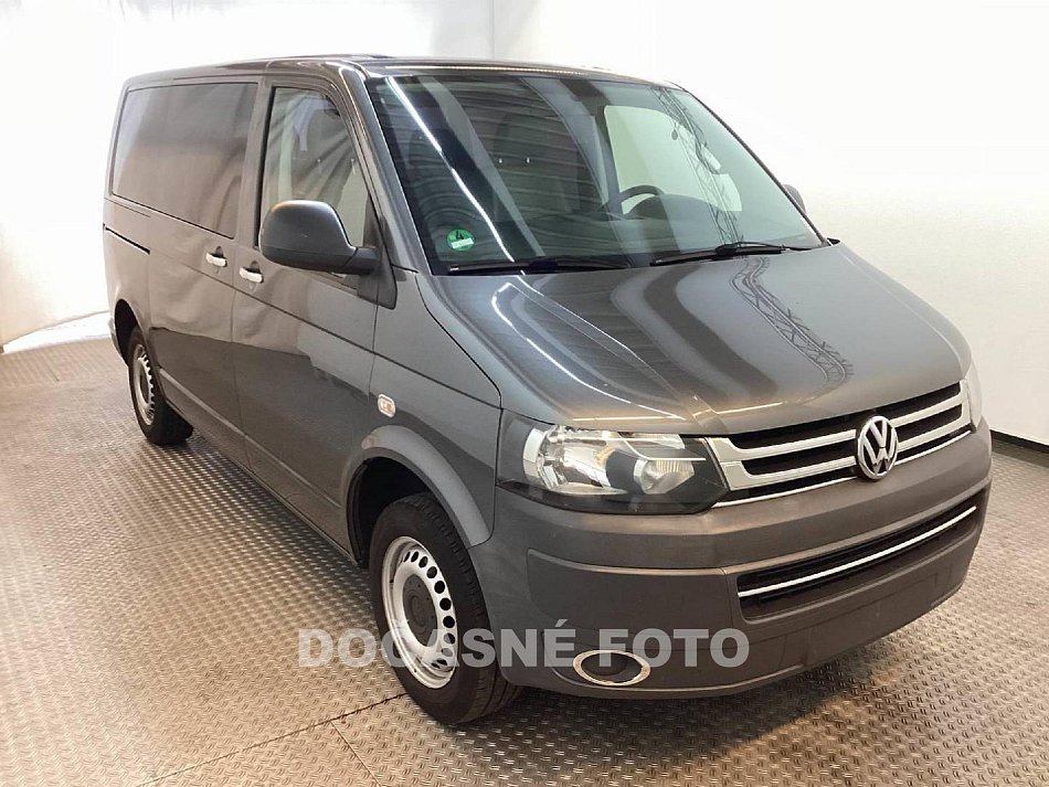 Volkswagen Transporter 2.0 TDi  8míst