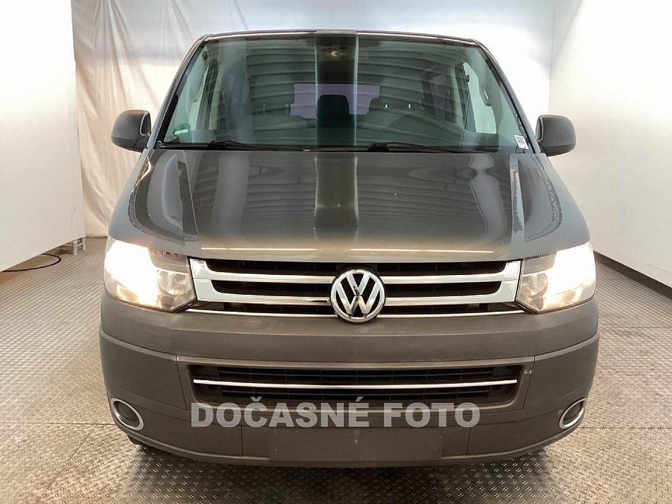 Volkswagen Transporter 2.0 TDi  8míst