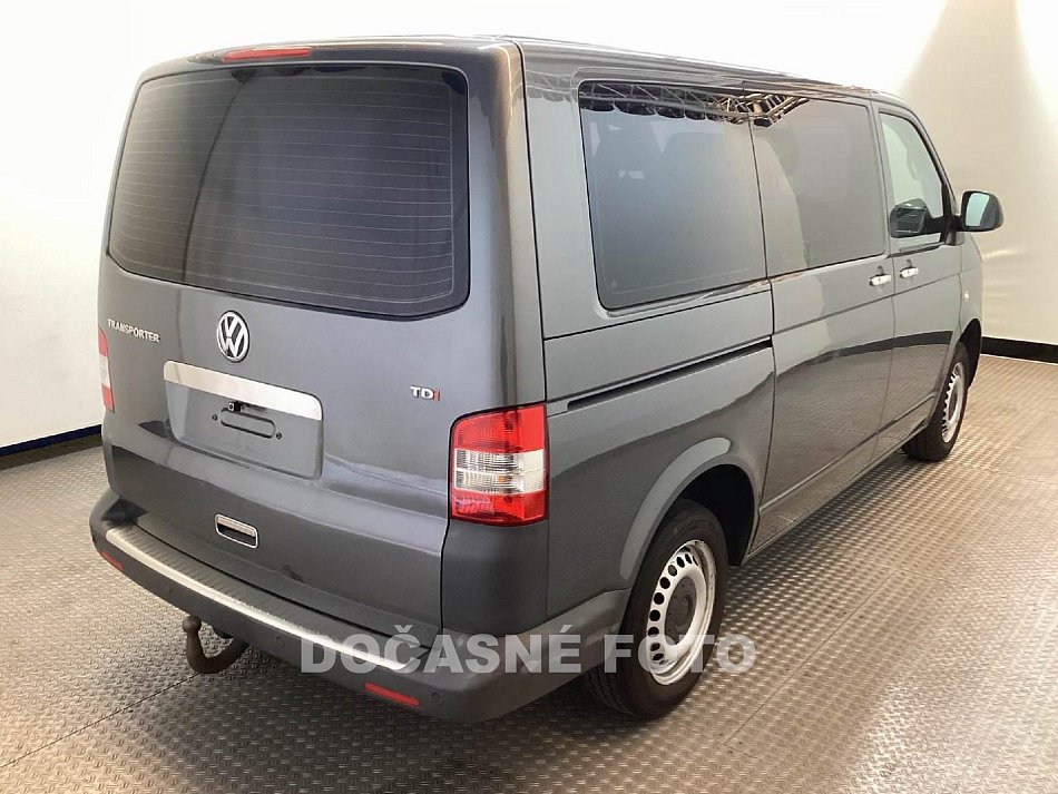 Volkswagen Transporter 2.0 TDi  8míst