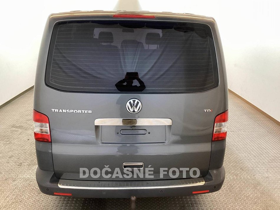 Volkswagen Transporter 2.0 TDi  8míst