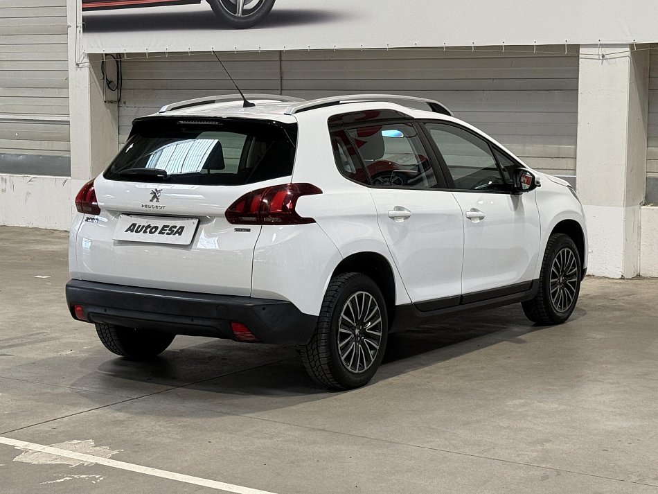 Peugeot 2008 1.2 PT 