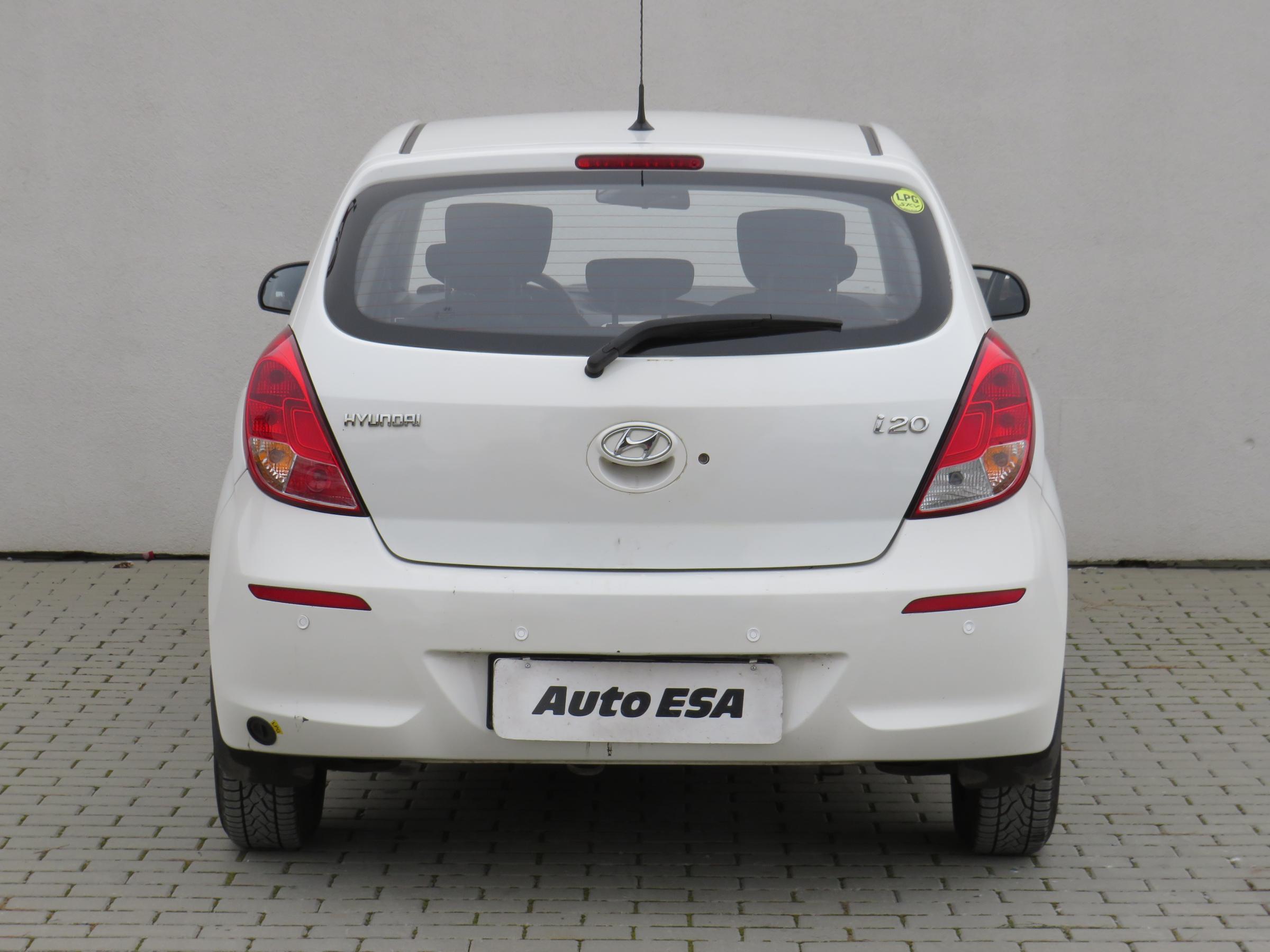 Hyundai i20, 2013 - pohled č. 5