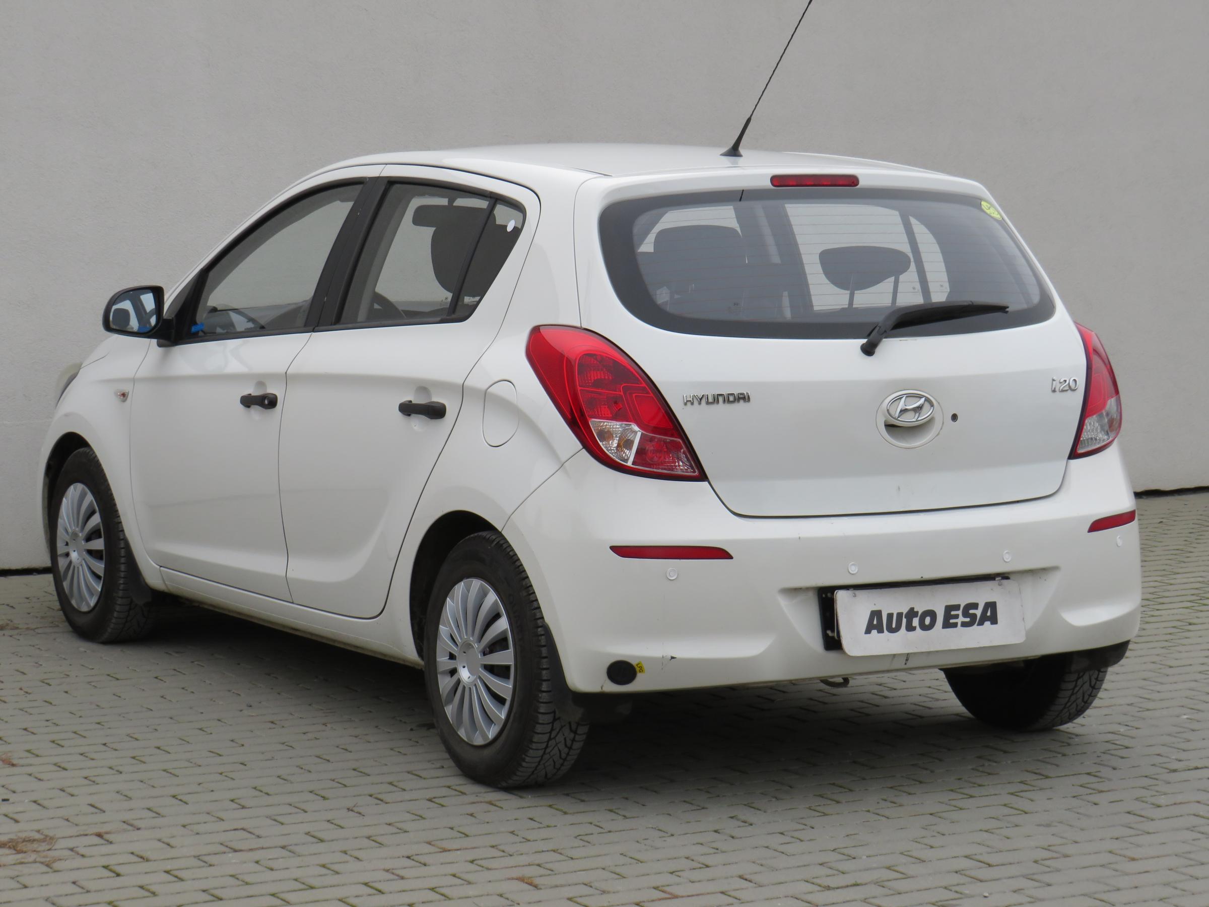 Hyundai i20, 2013 - pohled č. 6