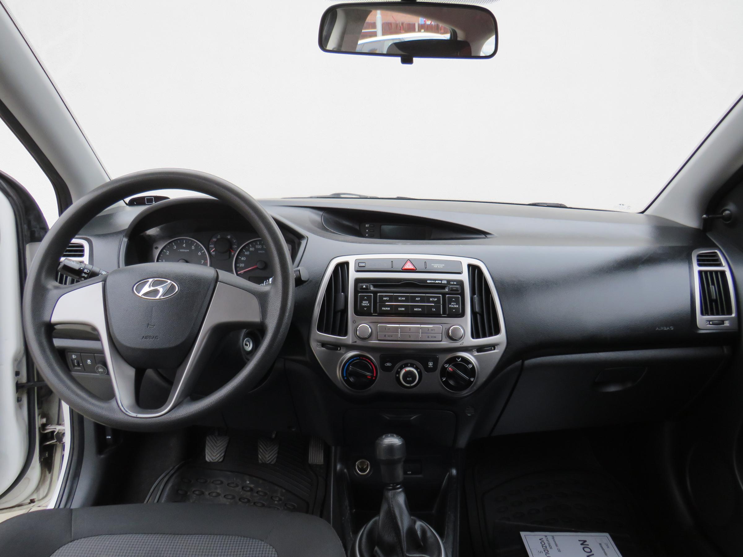 Hyundai i20, 2013 - pohled č. 9