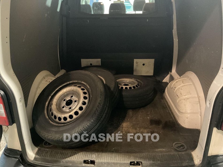 Volkswagen Transporter 2.0TDi  L2 5míst