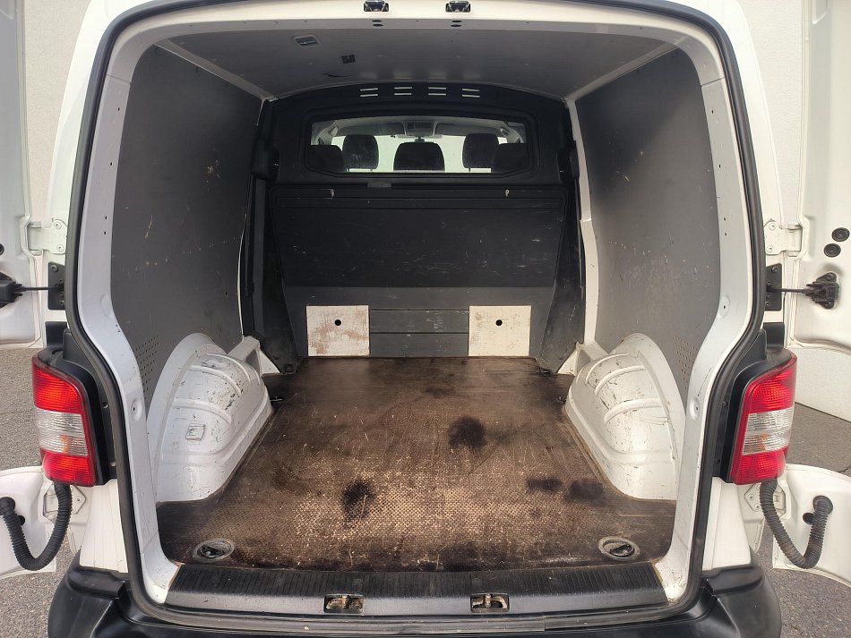 Volkswagen Transporter 2.0TDi  L2 5míst