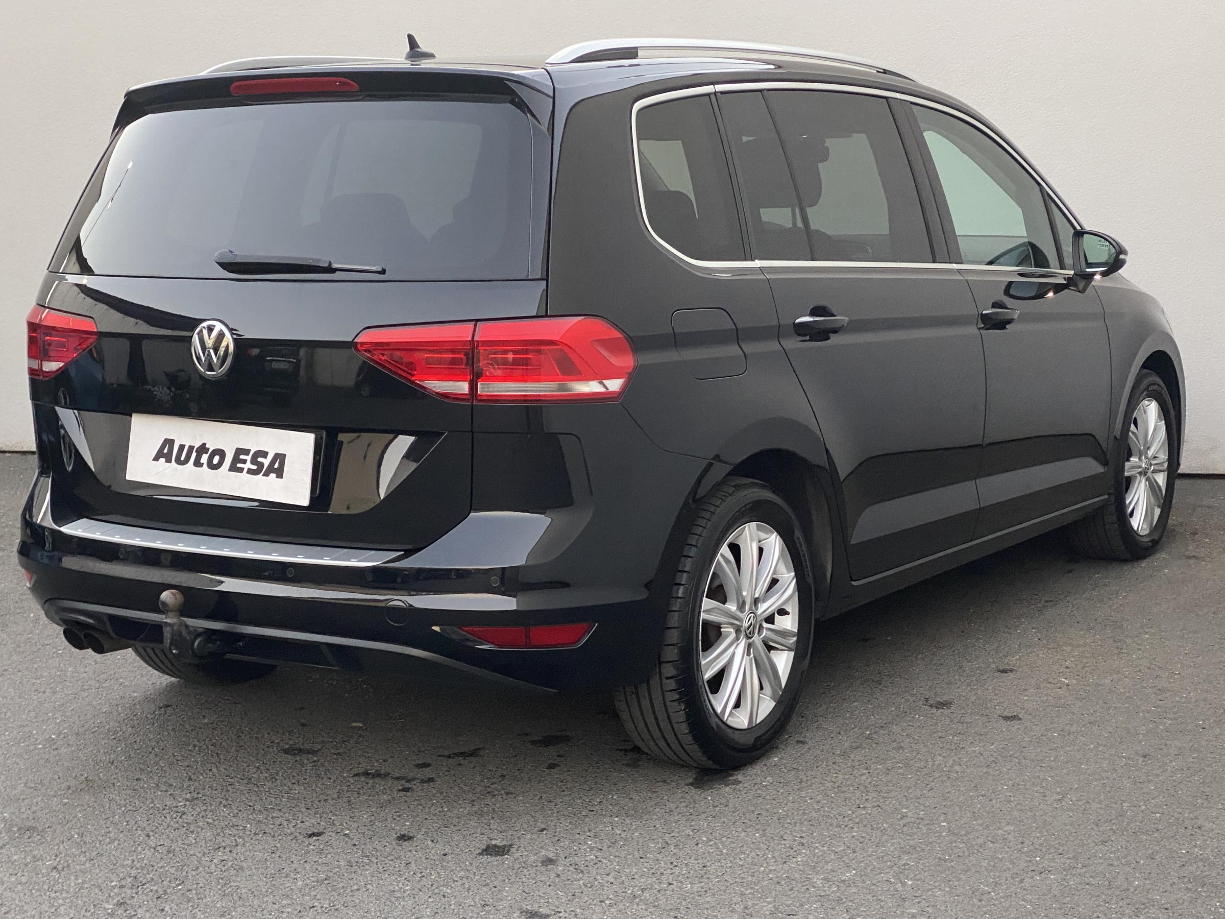 Volkswagen Touran, 2016 - pohled č. 4