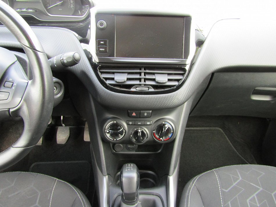 Peugeot 2008 1.2 PT 