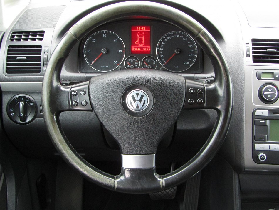 Volkswagen Touran 2.0TDi 