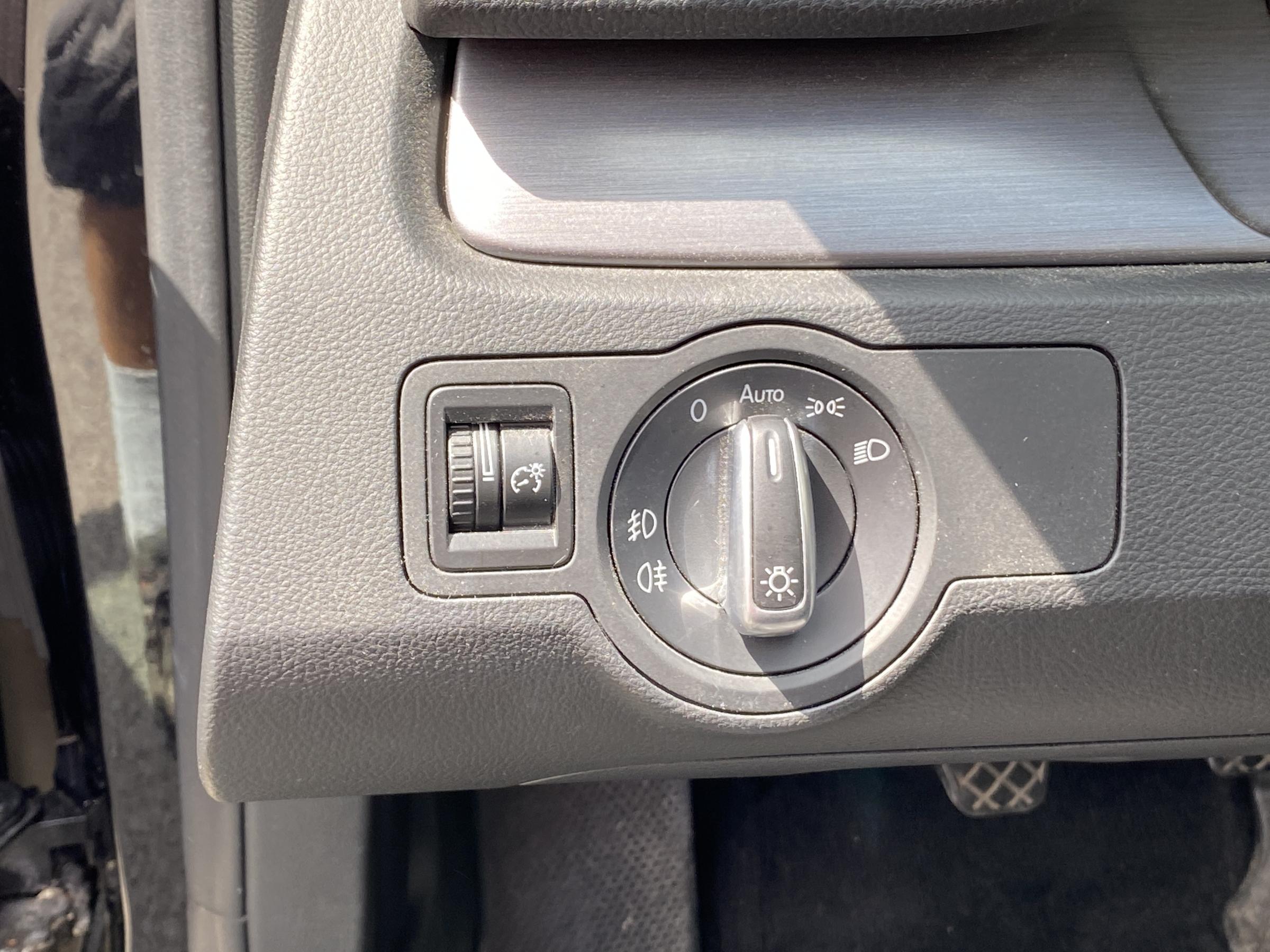 Volkswagen Passat, 2014 - pohled č. 15