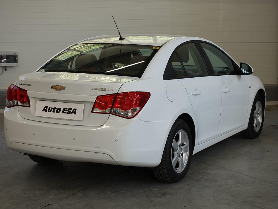 Chevrolet Cruze 1.8i 