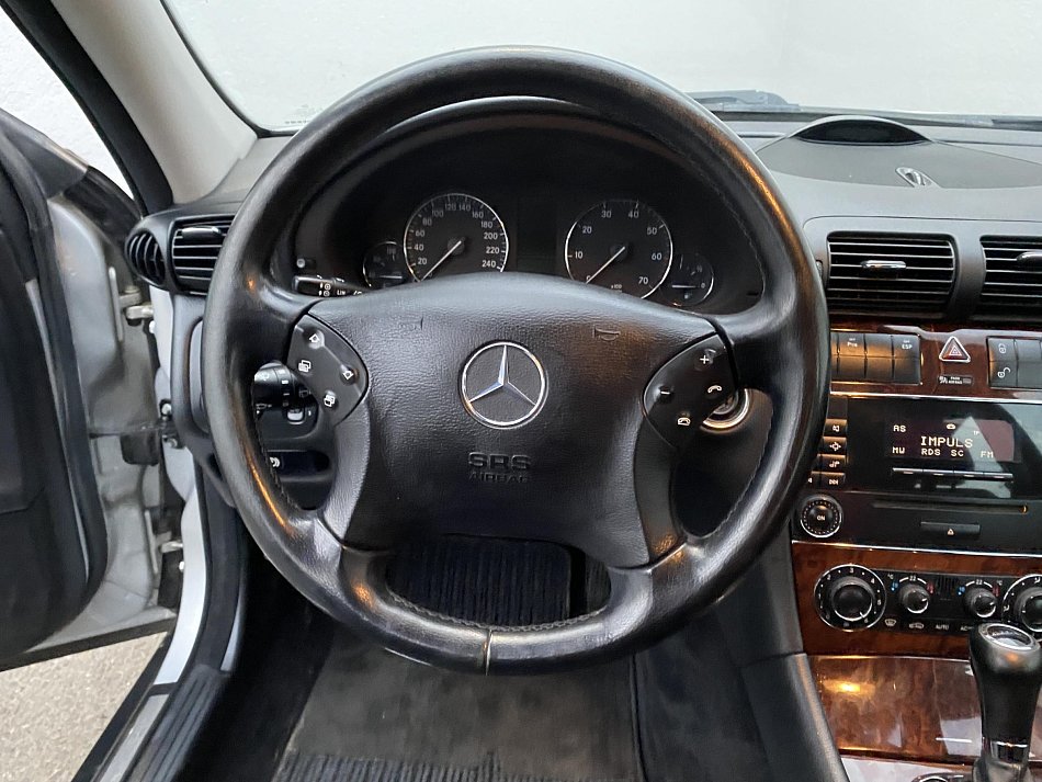 Mercedes-Benz Třída C 1.8 K Elegance C200