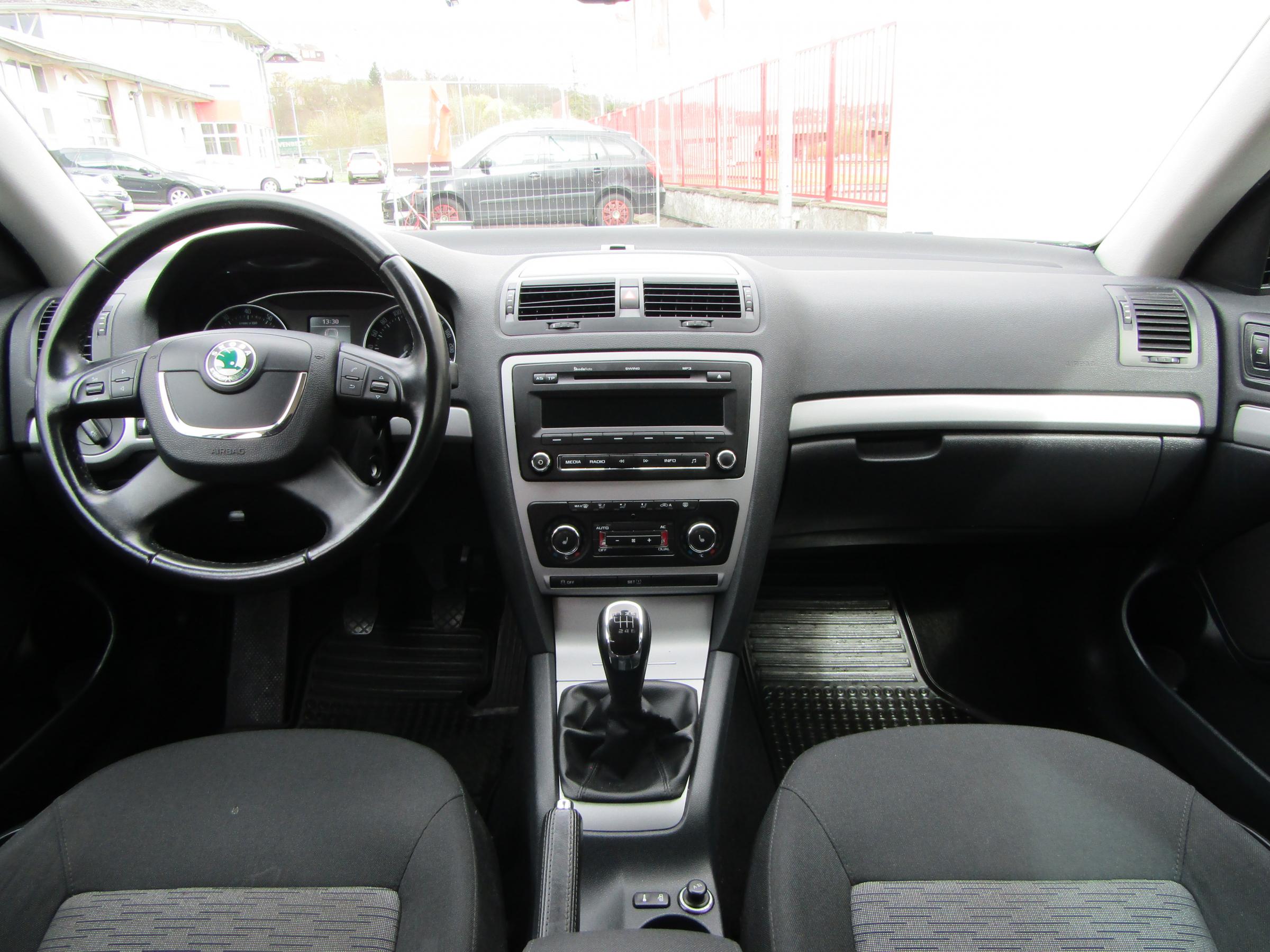 Škoda Octavia II, 2013 - pohled č. 10