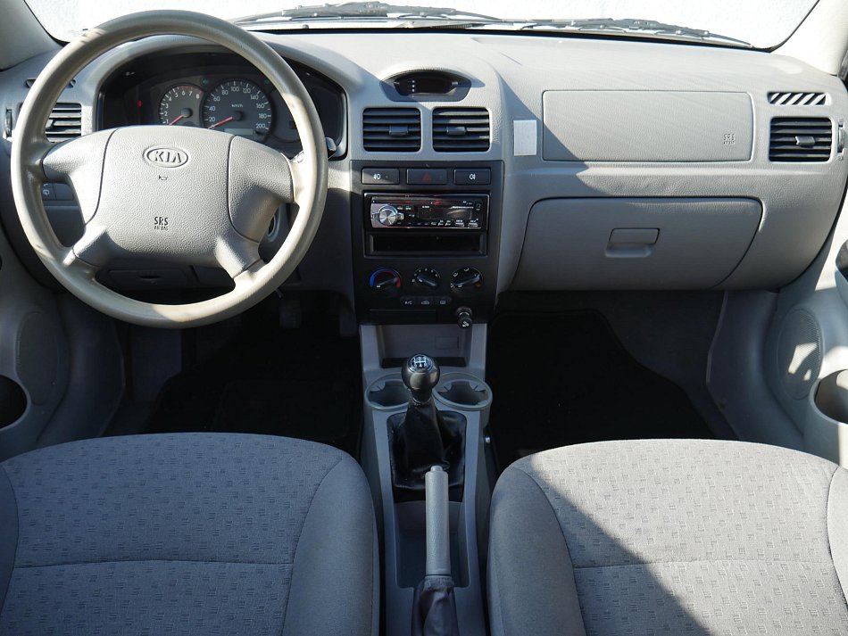 Kia Rio 1.4i 