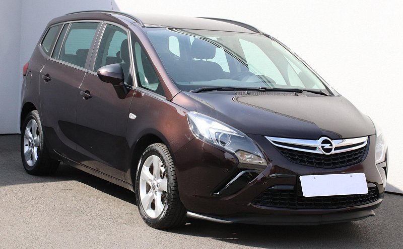 Opel zafira бензин