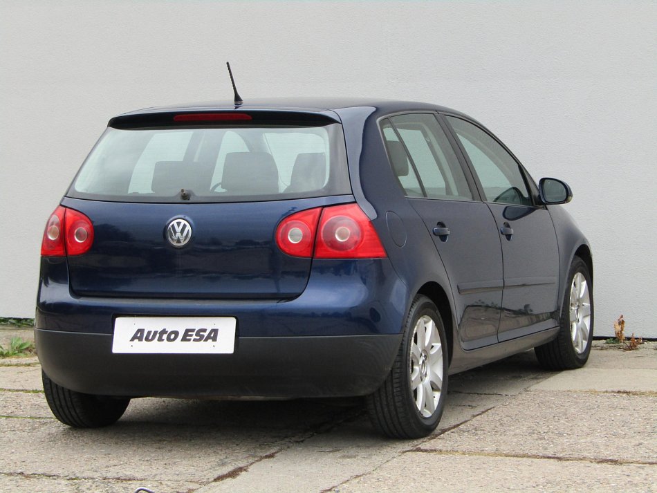 Volkswagen Golf 1.6 FSi 