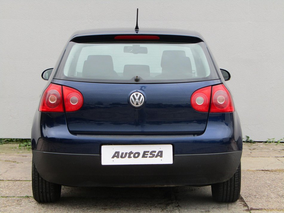 Volkswagen Golf 1.6 FSi 