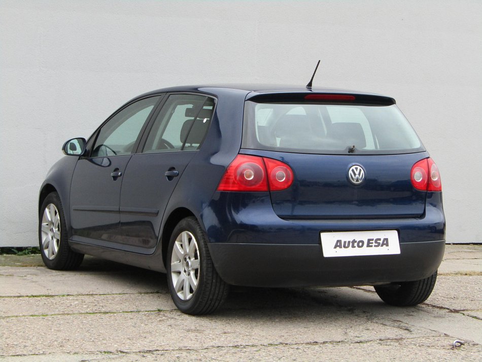 Volkswagen Golf 1.6 FSi 