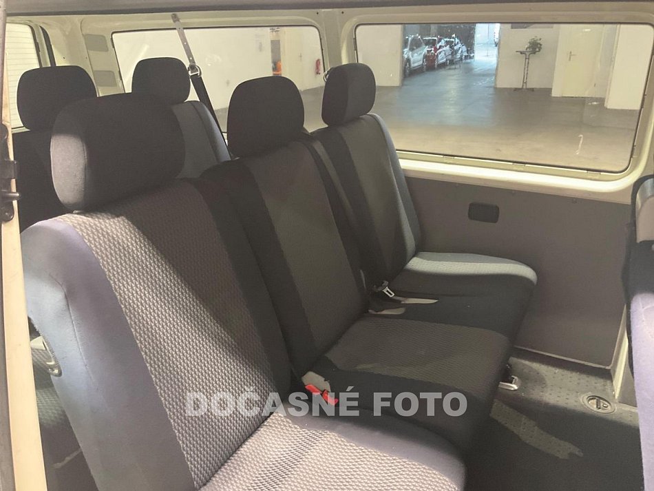 Volkswagen Transporter 1.9TDi  L2 9míst